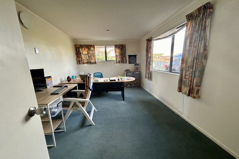 Photo of property in 26 Saunders Close, Whitby, Porirua, 5024