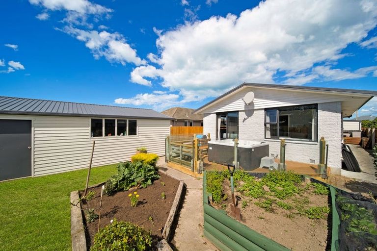 Photo of property in 150 Pacific Road, North New Brighton, Christchurch, 8083