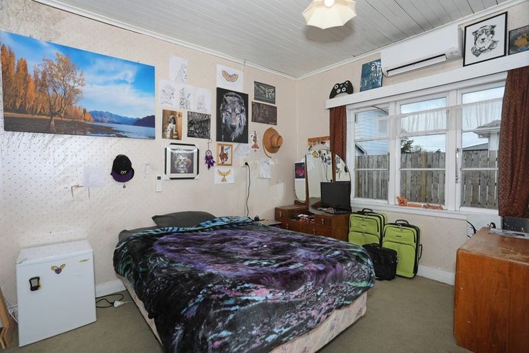 Photo of property in 7 Ngahina Street, Marton, 4710