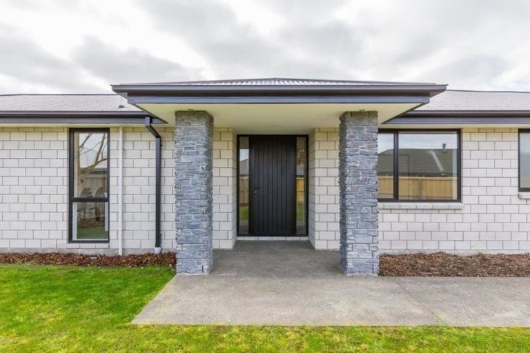 Photo of property in 43 Masefield Drive, Rolleston, 7614