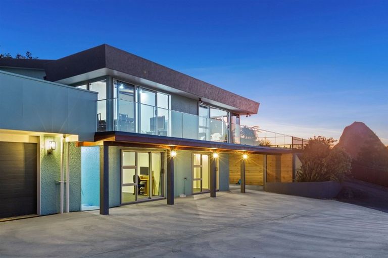 Photo of property in 19 Findlay Street, Moturoa, New Plymouth, 4310