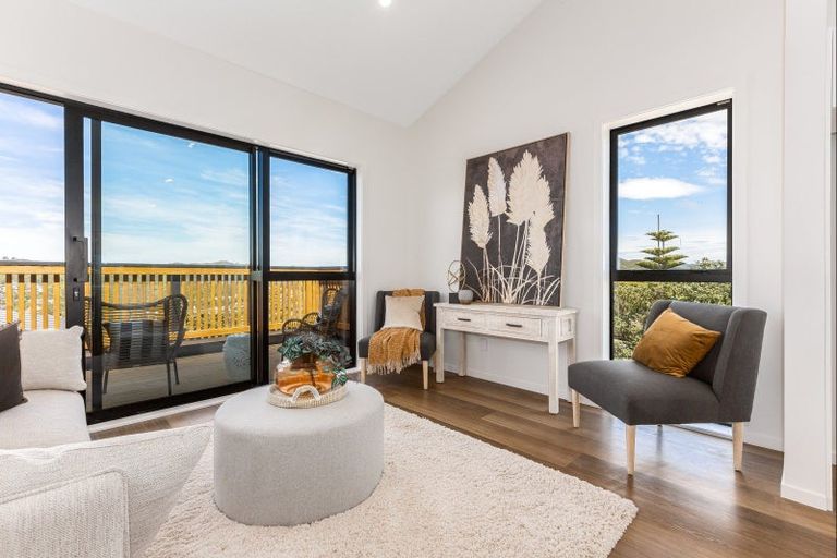 Photo of property in 5 Stockden Place, Karori, Wellington, 6012