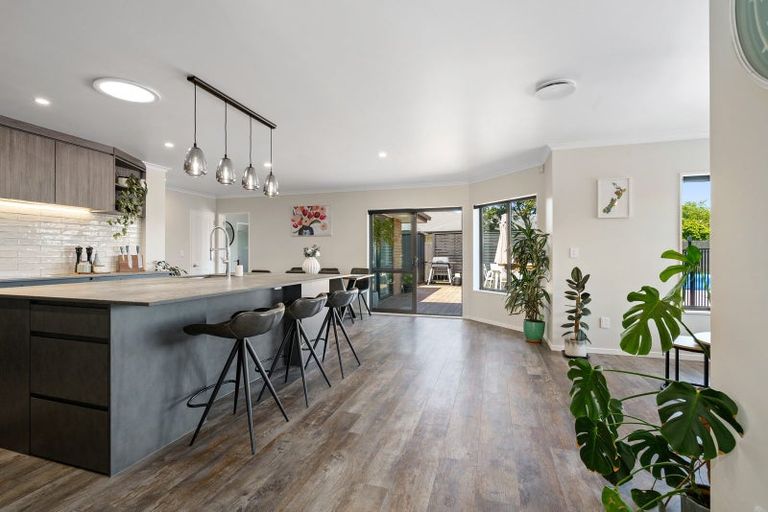 Photo of property in 28 Madison Street, Cambridge, 3434