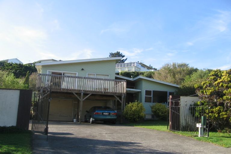 Photo of property in 37 Spinnaker Drive, Whitby, Porirua, 5024