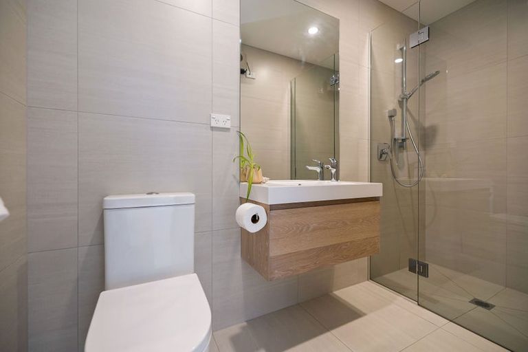 Photo of property in 11 Highlands Close, Queenstown, 9300