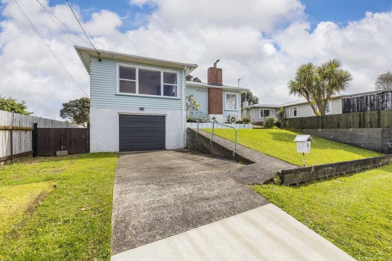 Photo of property in 3 Wiremu Place, Blagdon, New Plymouth, 4310