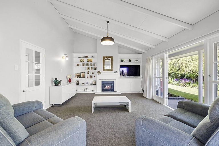 Photo of property in 29 Nevada Drive, Merrilands, New Plymouth, 4312