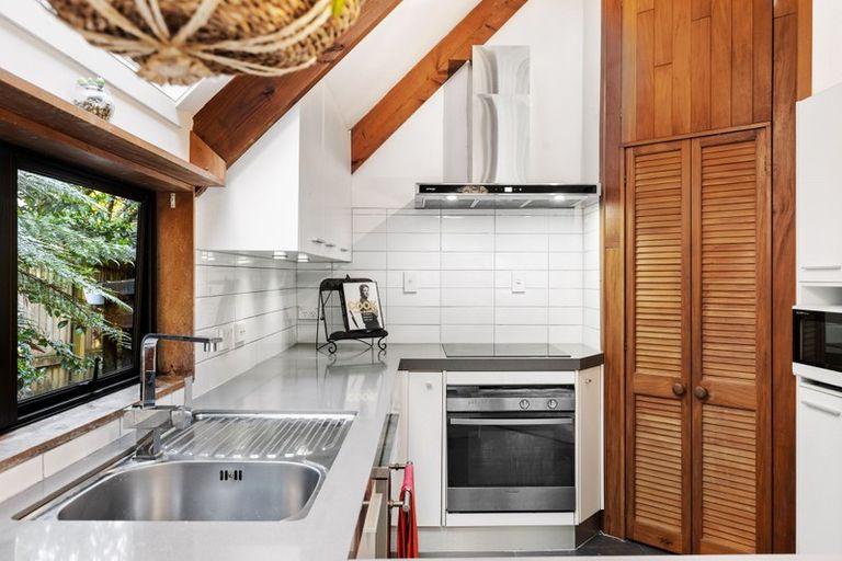 Photo of property in 113 Daffodil Street, Titirangi, Auckland, 0604