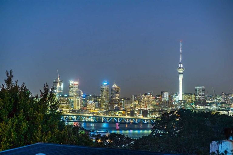 Photo of property in 1/15 Colonial Road, Chatswood, Auckland, 0626