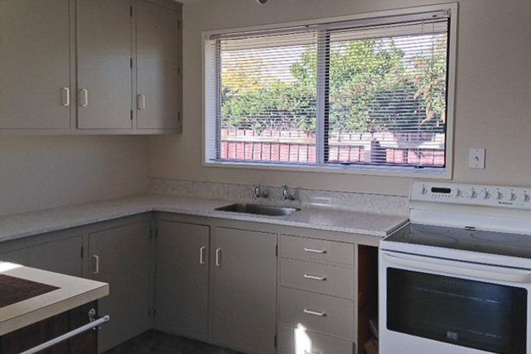 Photo of property in 42 Chipping Lane, Redwood, Christchurch, 8051