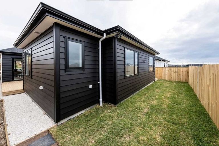 Photo of property in 60 Cooladawson Drive, Flat Bush, Auckland, 2019