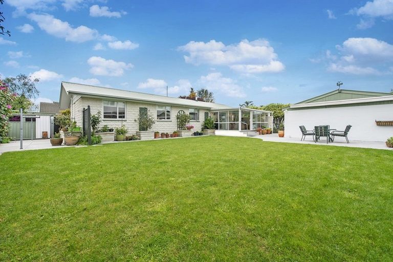 Photo of property in 4 Rachel Place, Avonhead, Christchurch, 8042