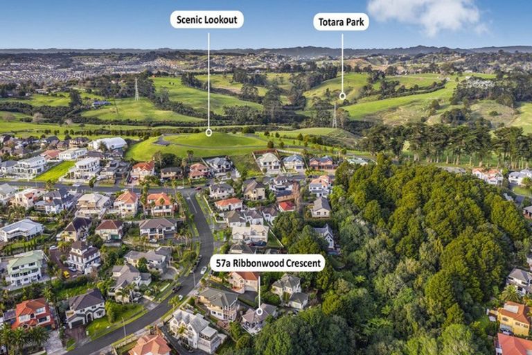Photo of property in 57a Ribbonwood Crescent, Goodwood Heights, Auckland, 2105
