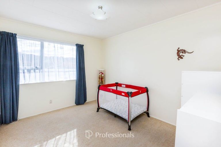 Photo of property in 17 Beryl Grove, Birchville, Upper Hutt, 5018