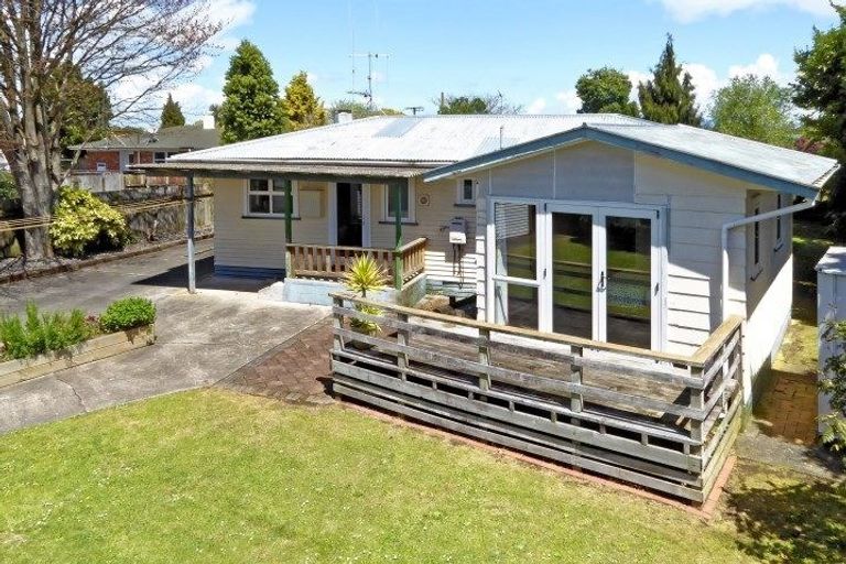 Photo of property in 21 Thornton Place, Melville, Hamilton, 3206