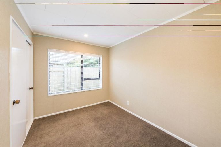 Photo of property in 130 John F Kennedy Drive, Milson, Palmerston North, 4414