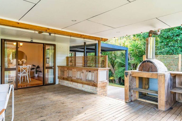 Photo of property in 2 Memorial Drive, Parahaki, Whangarei, 0112