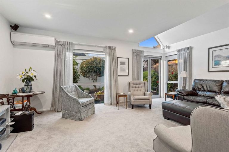 Photo of property in 64 Merivale Lane, Merivale, Christchurch, 8014