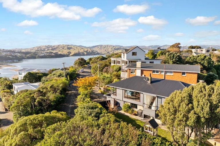 Photo of property in 47 Kiriwai Road, Paremata, Porirua, 5024