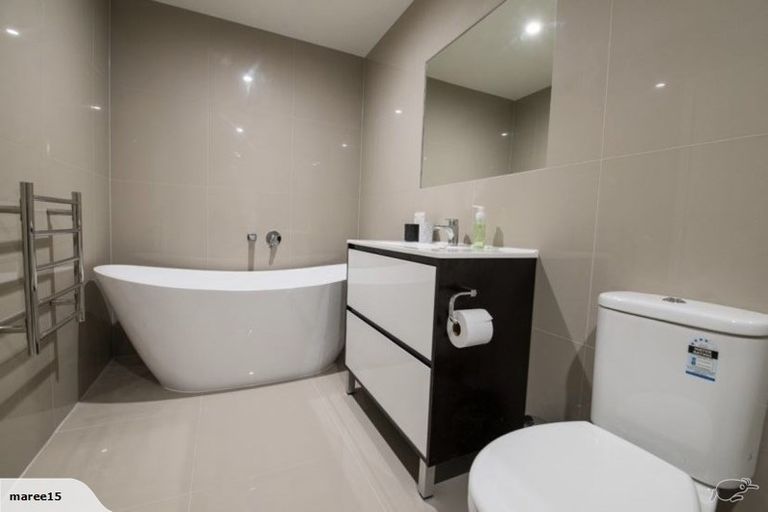 Photo of property in 11b Saint Peters Place, Queenstown, 9300