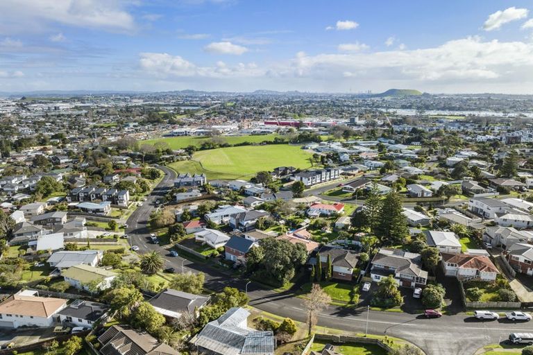Photo of property in 46 Cardiff Road, Pakuranga, Auckland, 2010