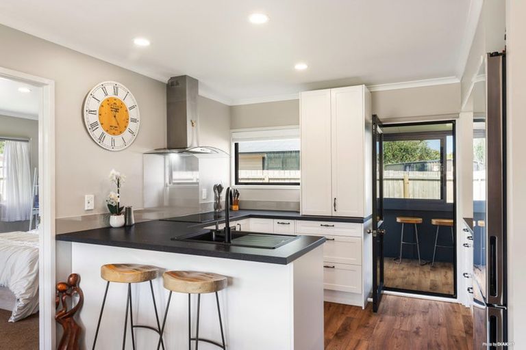 Photo of property in 71 Hamilton Drive, Waiuku, 2123