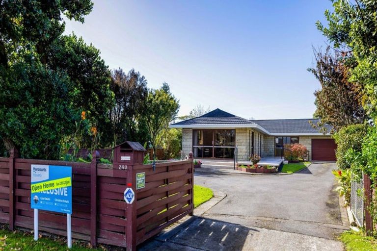 Photo of property in 240 Waihi Road, Hawera, 4610