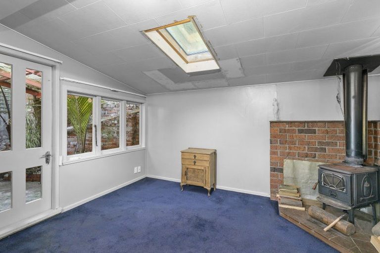 Photo of property in 2 Gurney Road, Kelson, Lower Hutt, 5010