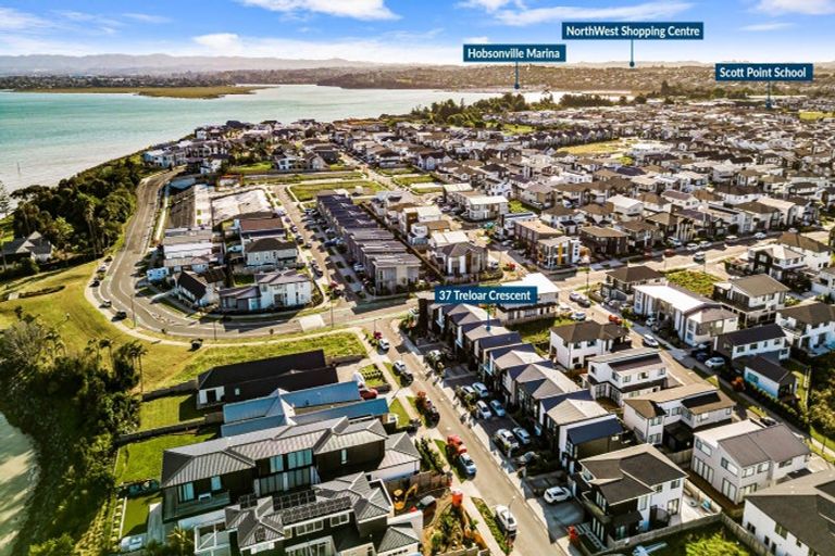 Photo of property in 37 Treloar Crescent, Hobsonville, Auckland, 0616