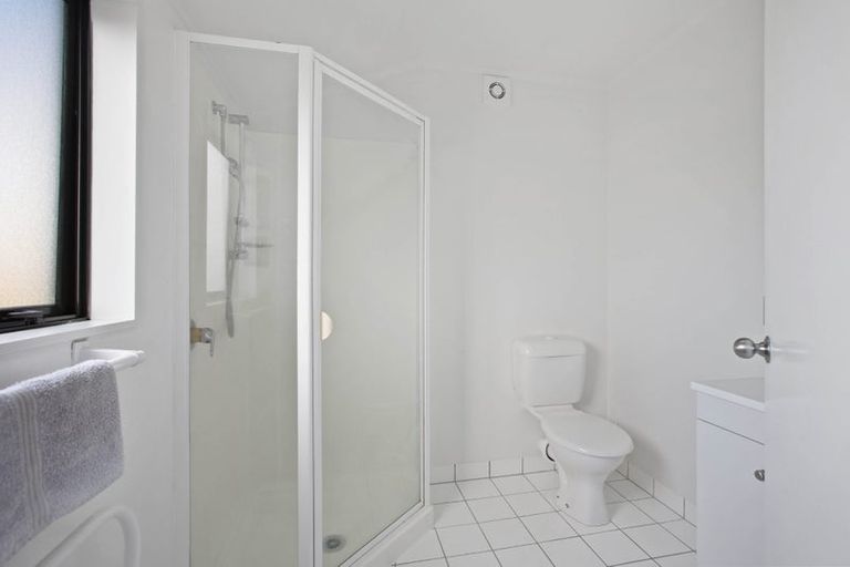 Photo of property in 2/148 Pigeon Mountain Road, Half Moon Bay, Auckland, 2012