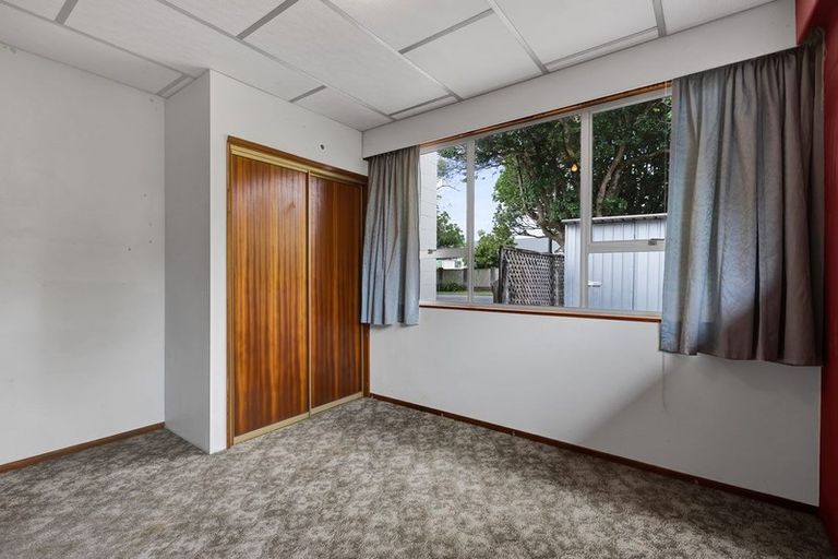 Photo of property in 2 Selwyn Street, Lower Vogeltown, New Plymouth, 4310
