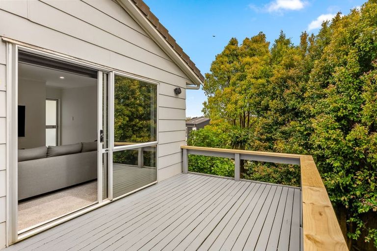 Photo of property in 1/14 Sunward Rise, Glenfield, Auckland, 0629