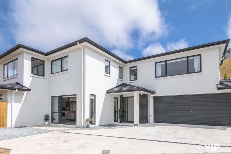 Photo of property in 130 Amesbury Drive, Churton Park, Wellington, 6037