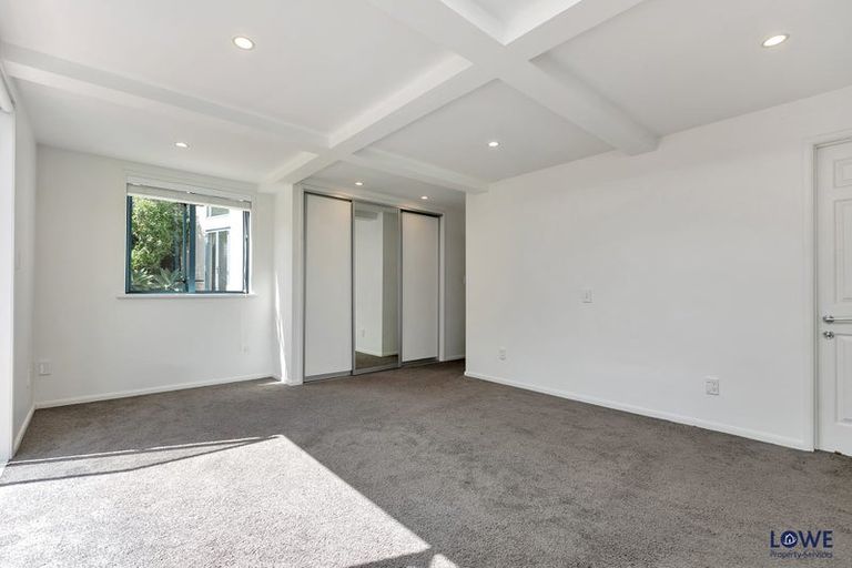 Photo of property in 480a Beach Road, Murrays Bay, Auckland, 0630
