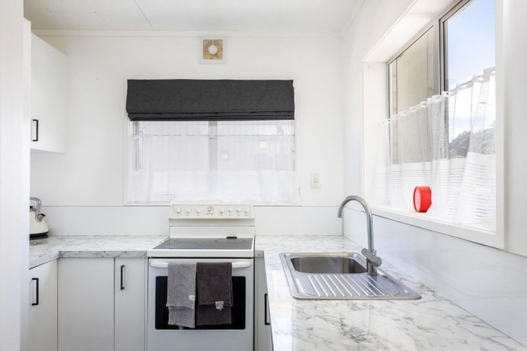 Photo of property in 3a Naumai Place, Spotswood, New Plymouth, 4310