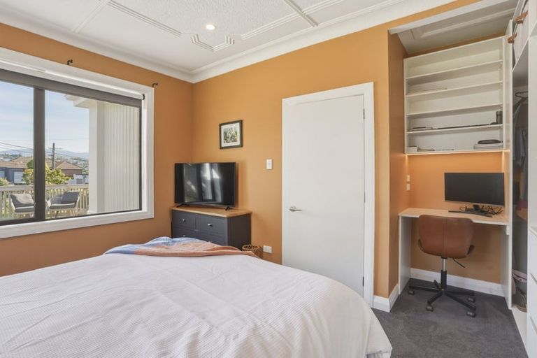 Photo of property in 11 Middleton Road, Kew, Dunedin, 9012