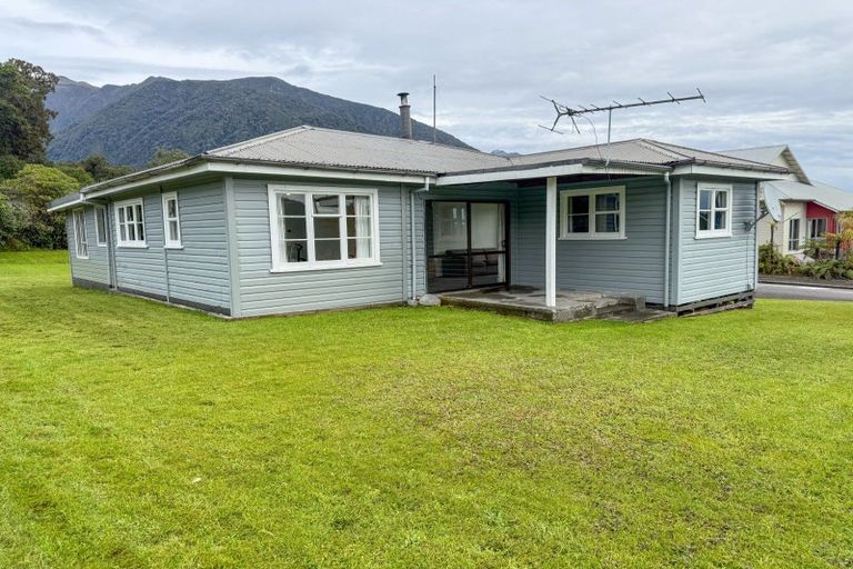 Photo of property in 13 Main Road, Fox Glacier, 7886
