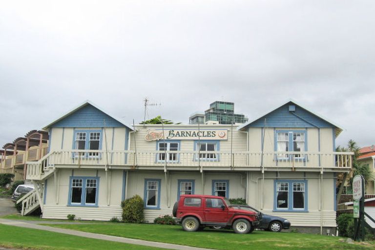 Photo of property in 1 Marine Parade, Paraparaumu Beach, Paraparaumu, 5032