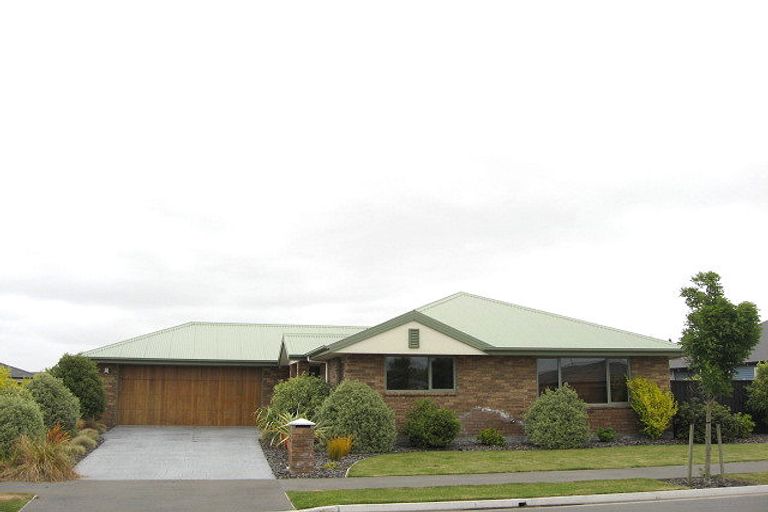 Photo of property in 11 Kohi Drive, Parklands, Christchurch, 8083
