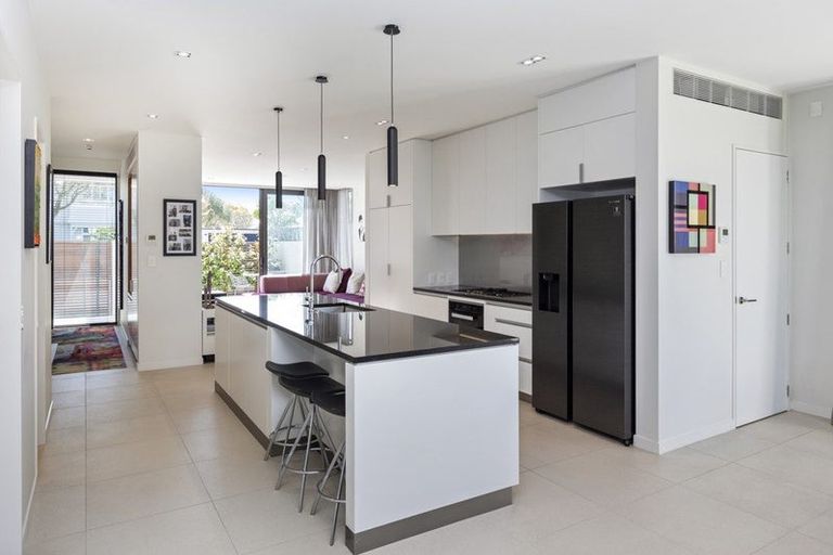 Photo of property in 140b Glandovey Road, Strowan, Christchurch, 8052