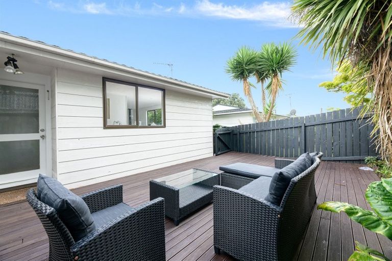 Photo of property in 1/66 Kamara Road, Glen Eden, Auckland, 0602
