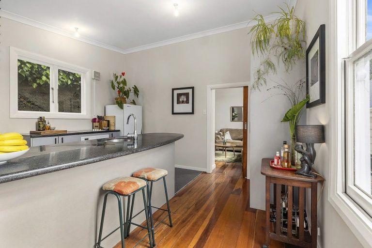 Photo of property in 95 Te Wharepouri Street, Berhampore, Wellington, 6023