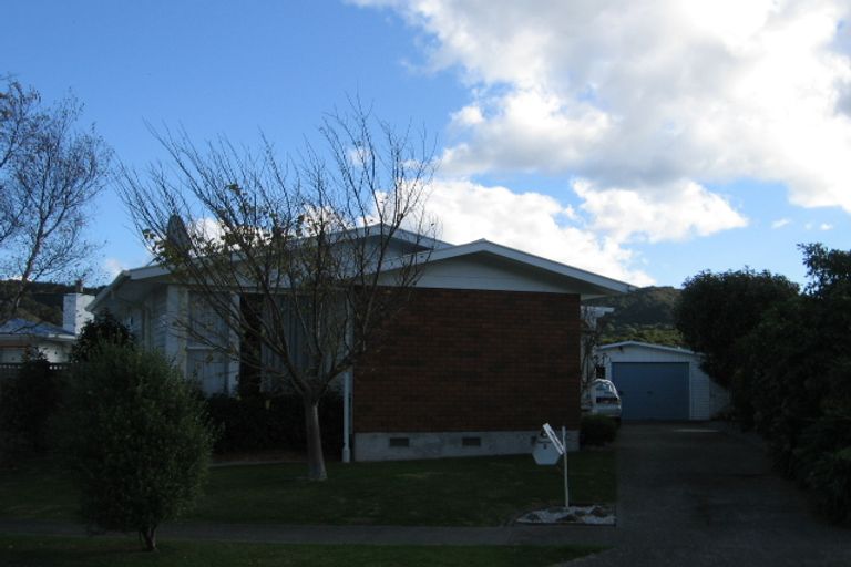 Photo of property in 7 Mataura Grove, Wainuiomata, Lower Hutt, 5014