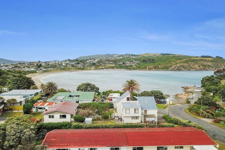 Photo of property in 8a Lambley Road, Titahi Bay, Porirua, 5022