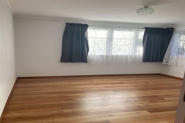 Photo of property in 4 Pomelo Road, Te Atatu South, Auckland, 0610