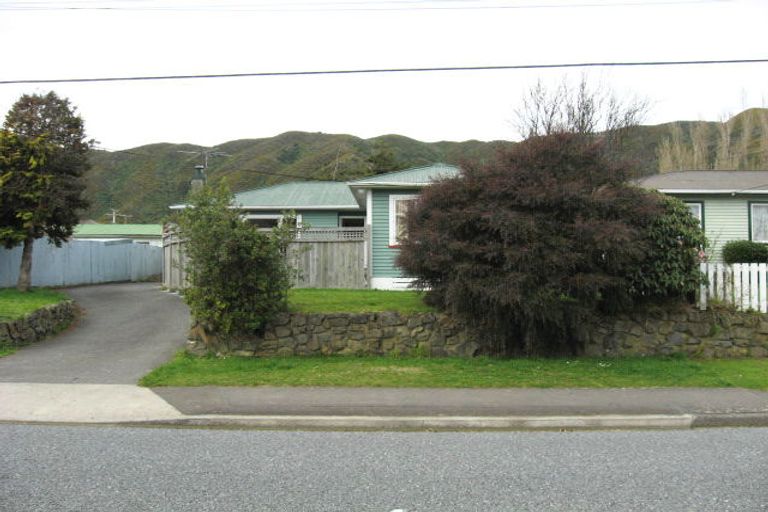Photo of property in 100 Frederick Street, Wainuiomata, Lower Hutt, 5014