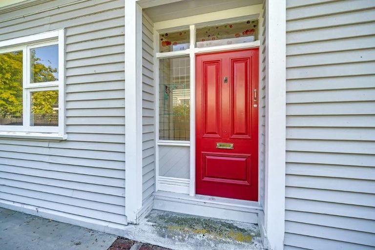 Photo of property in 74 Edward Avenue, Edgeware, Christchurch, 8013