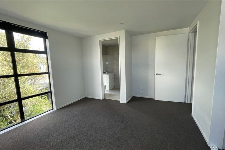 Photo of property in 1/27 Gracefield Avenue, Christchurch Central, Christchurch, 8013