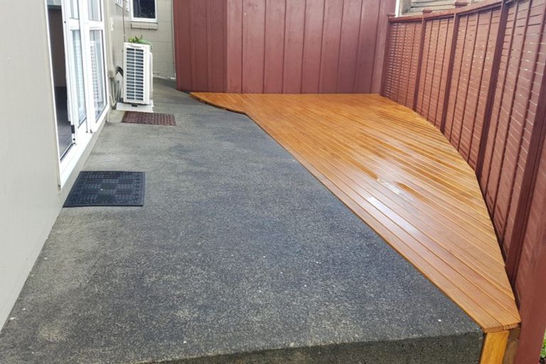 Photo of property in 19 Hauraki Crescent, Pinehill, Auckland, 0632