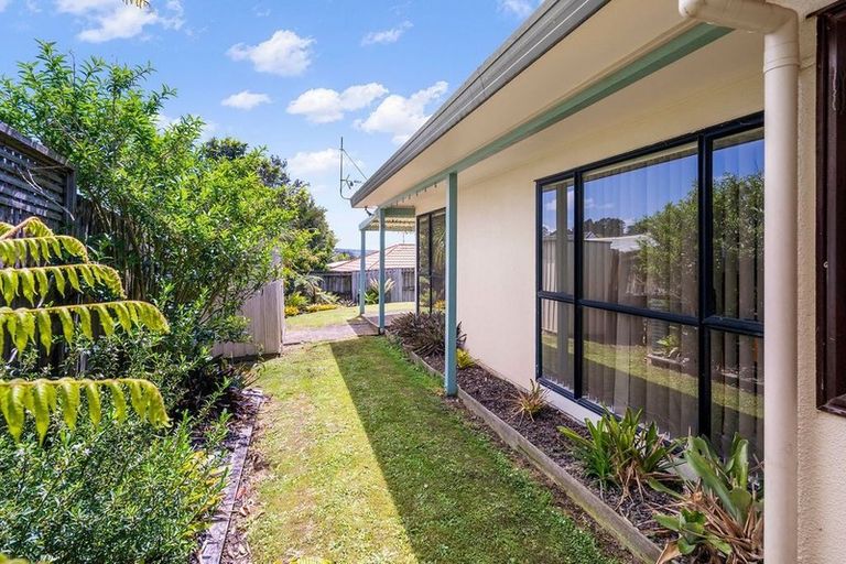 Photo of property in 11 Sandpiper Grove, Unsworth Heights, Auckland, 0632